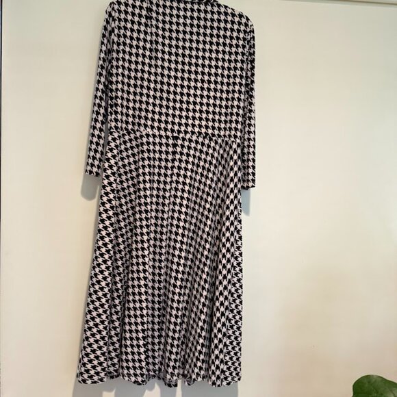 Tommy Hilfiger Jersey Fit and Flare Black and Cream Midi Shirt Dress, Size 18 - Picture 6 of 9